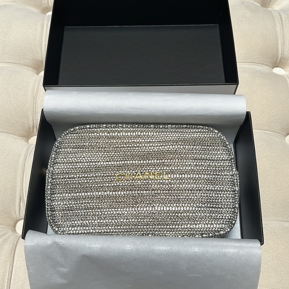 Authentic Chanel Tweed Makeup Bag - Picture 5 of 9